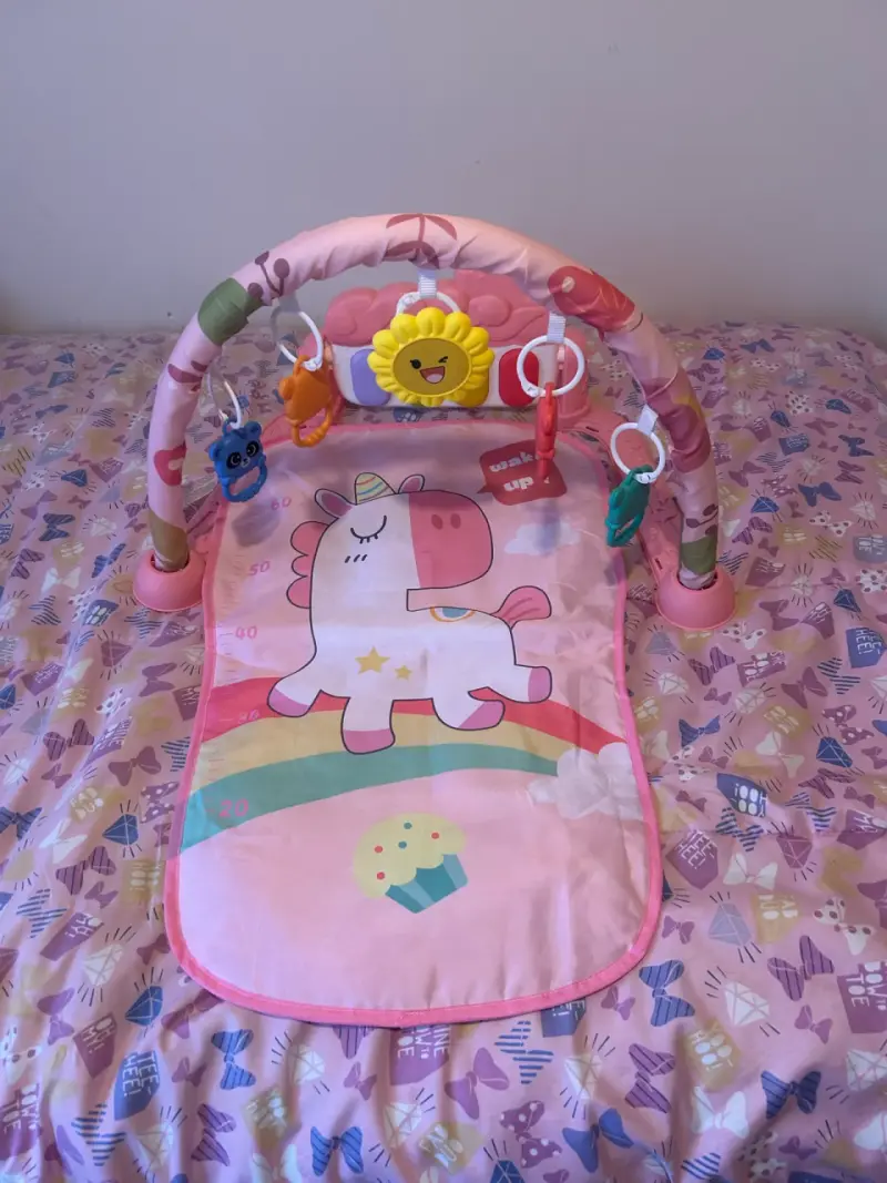 Gimnasio de actividades para bebé con diseño de unicornio - 1
