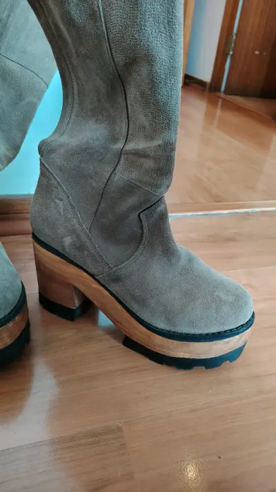Botas de gamuza beige con plataforma gruesa - miniatura 5
