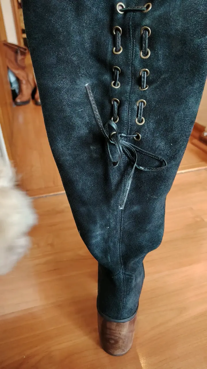 Botas de gamuza negras con tacón de madera - 2