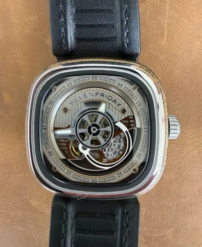 Reloj automático SevenFriday con correa de cuero - miniatura 1