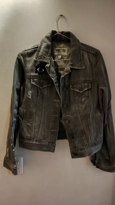 Chaqueta de mezclilla Old Navy con diseño de alas - miniatura 1