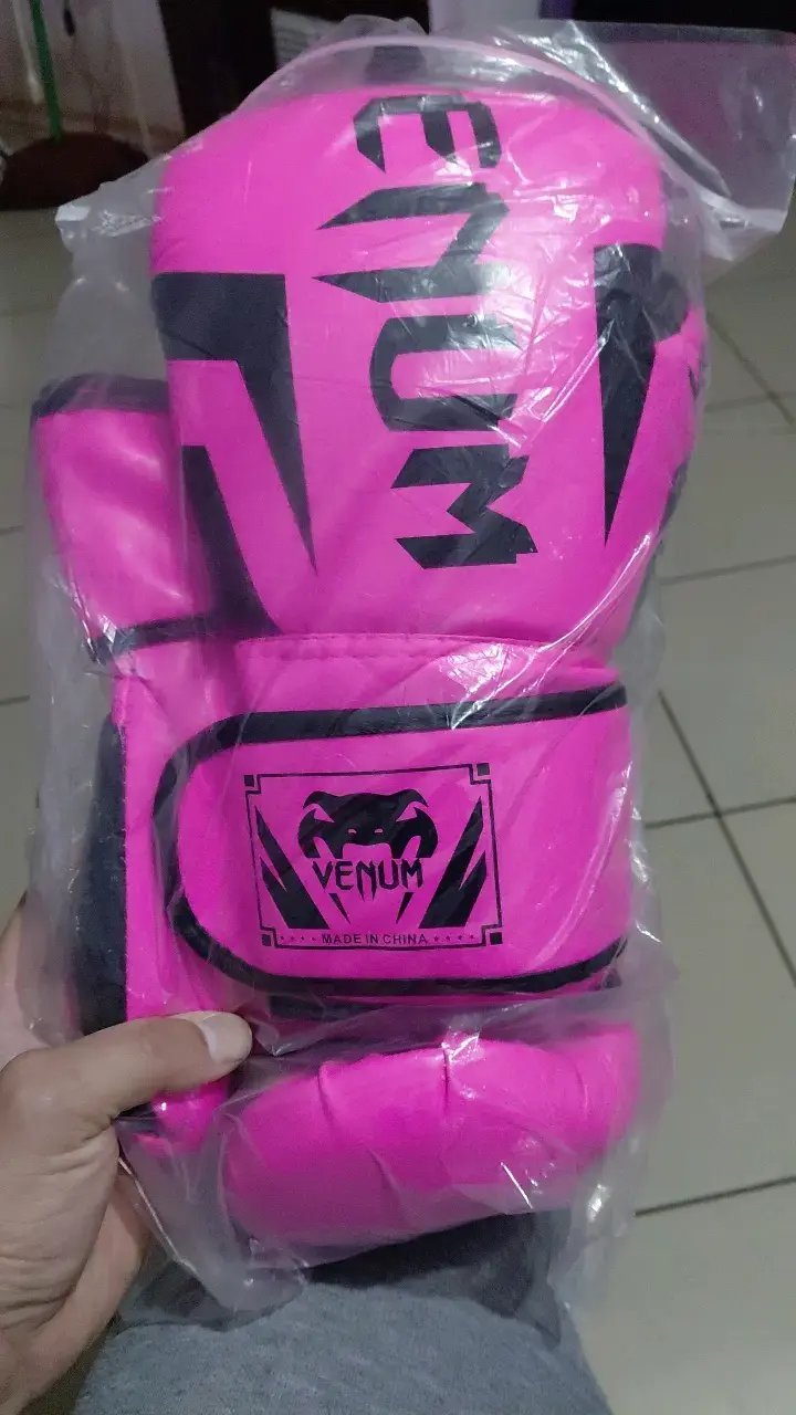 Guantes de Boxeo Venum Rosados - 1