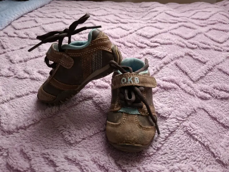 Zapatillas deportivas para niños en varios colores - 2