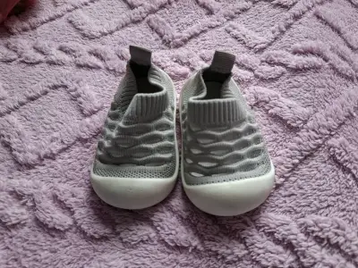 Zapatillas deportivas para niños en varios colores - miniatura 4
