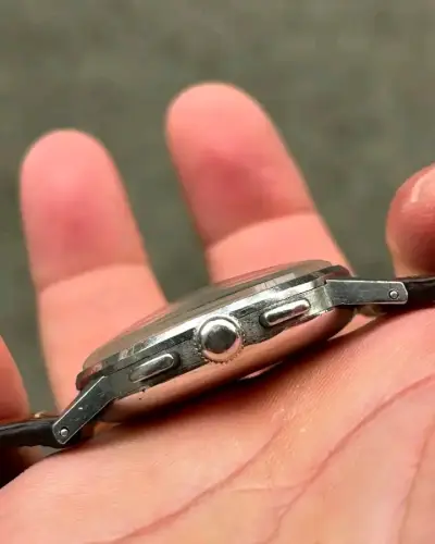 Reloj Omega vintage cronógrafo de cuero - miniatura 3