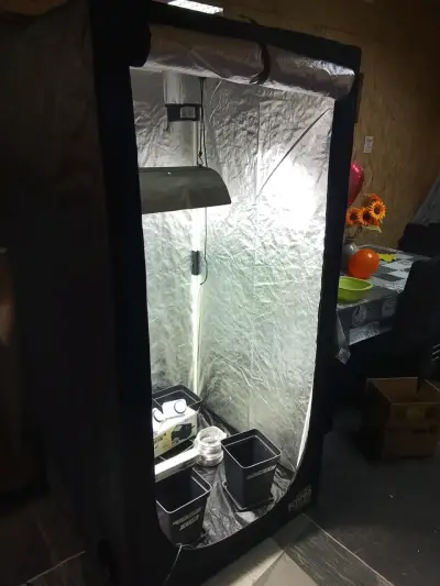 Carpa de cultivo interior con accesorios EcoPro - miniatura 1