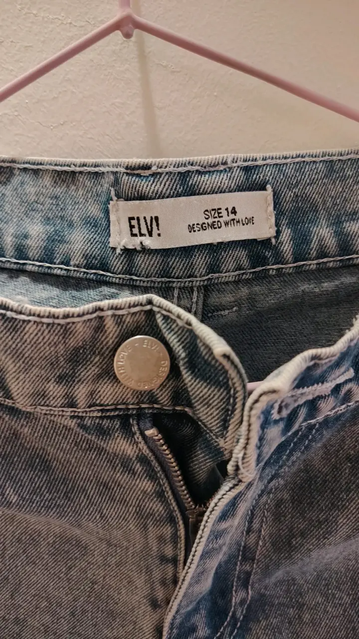 Jeans de niña con estampado de estrellas y mariposas - 3