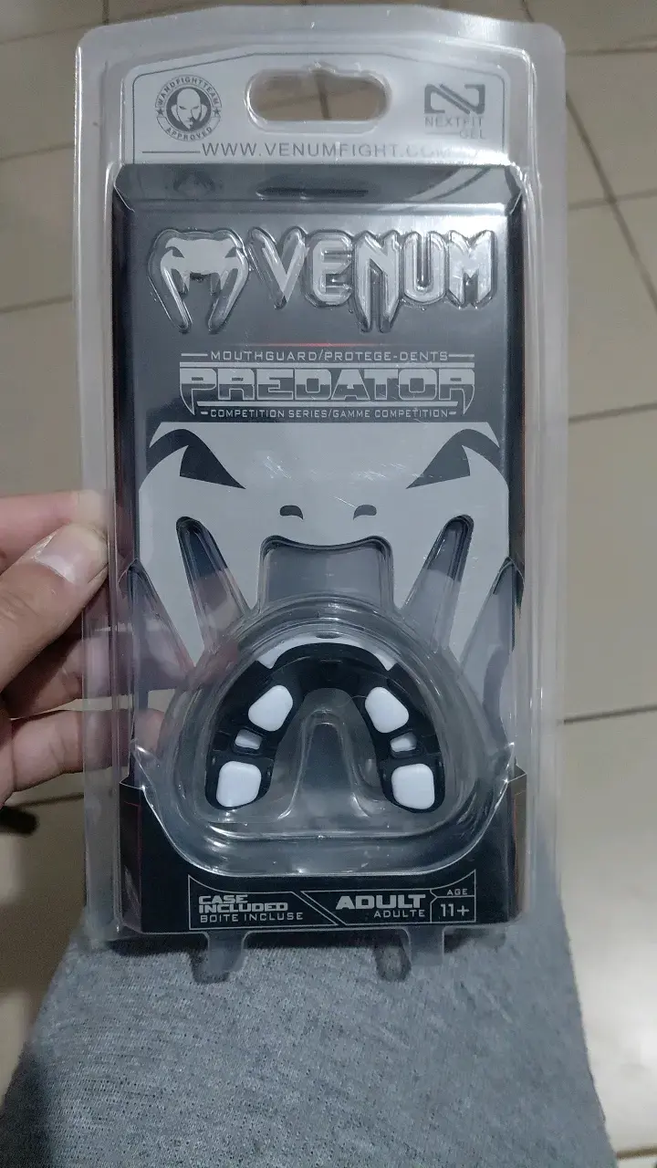 Protector bucal Venum Predator para adultos - 1