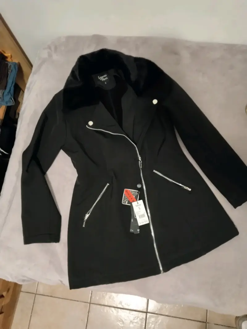Chaquéta softshell impermeable con cuello de piel - 1