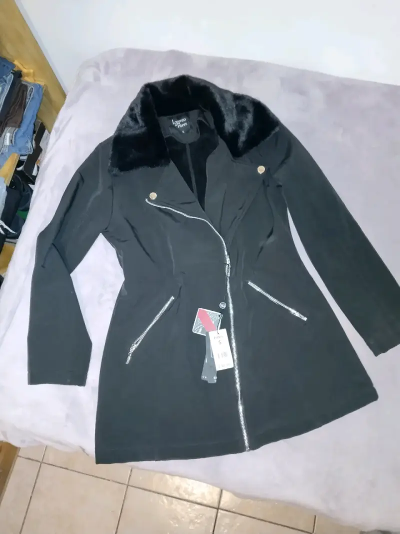 Chaquéta softshell impermeable con cuello de piel - 2