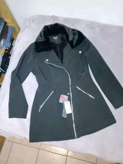 Chaquéta softshell impermeable con cuello de piel - miniatura 2
