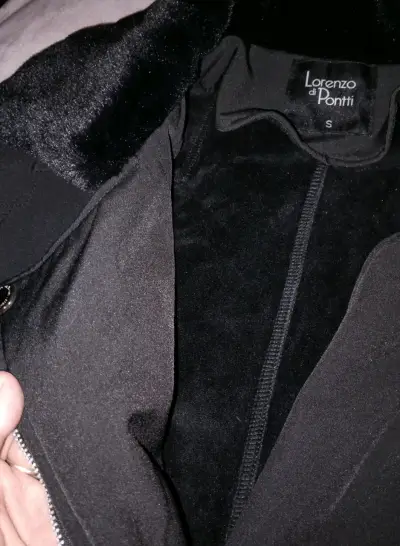 Chaquéta softshell impermeable con cuello de piel - miniatura 3