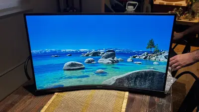 Monitor 32“ Samsung Odyssey G5 Curvo (2560 x 1440) - miniatura 1