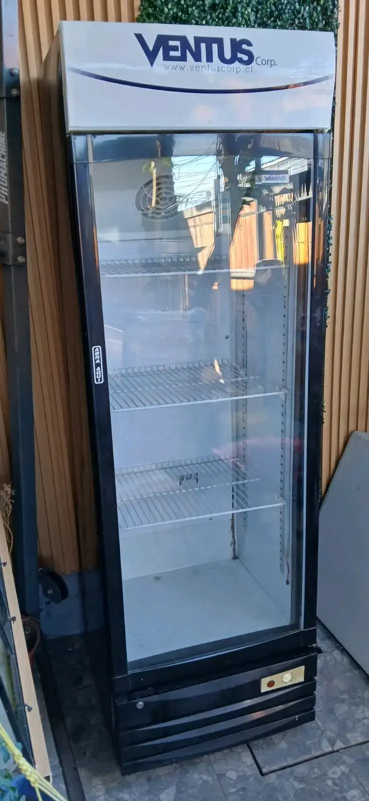 Refrigerador exhibidor Ventus de una puerta - 2