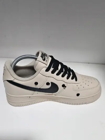 Zapatillas Nike Air Force 1 blancas con negro - miniatura 3