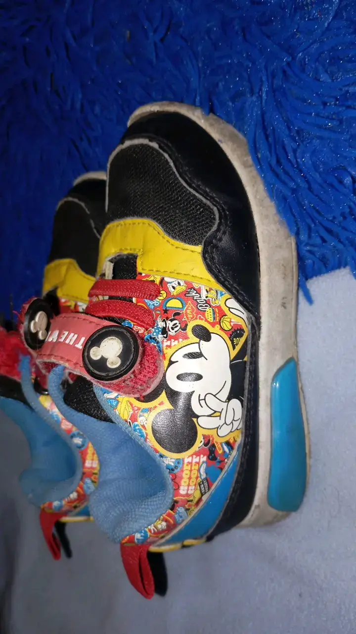 Zapatillas infantiles Mickey Mouse coloridas - 3