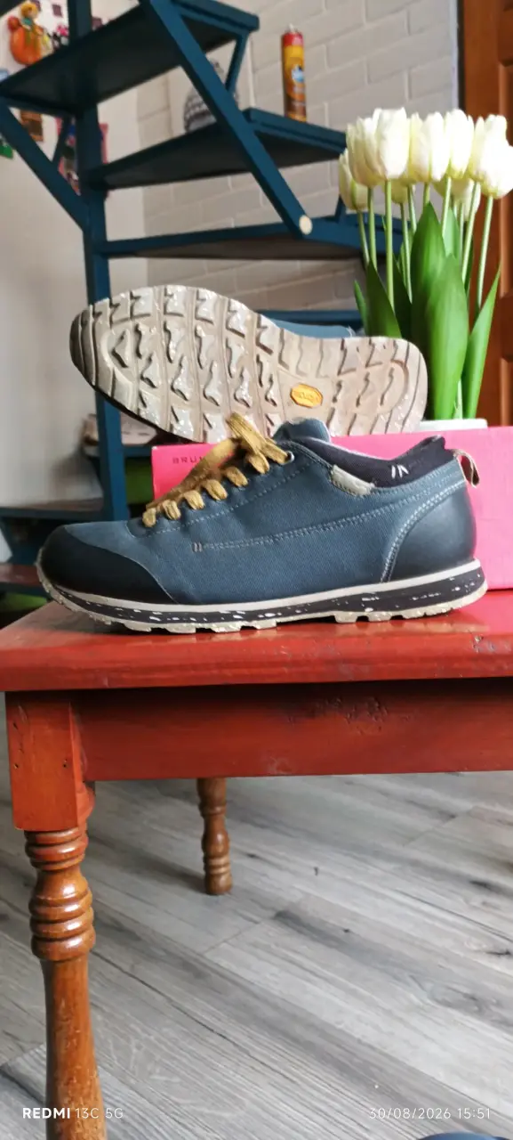 Zapatillas de senderismo verde con suela Vibram