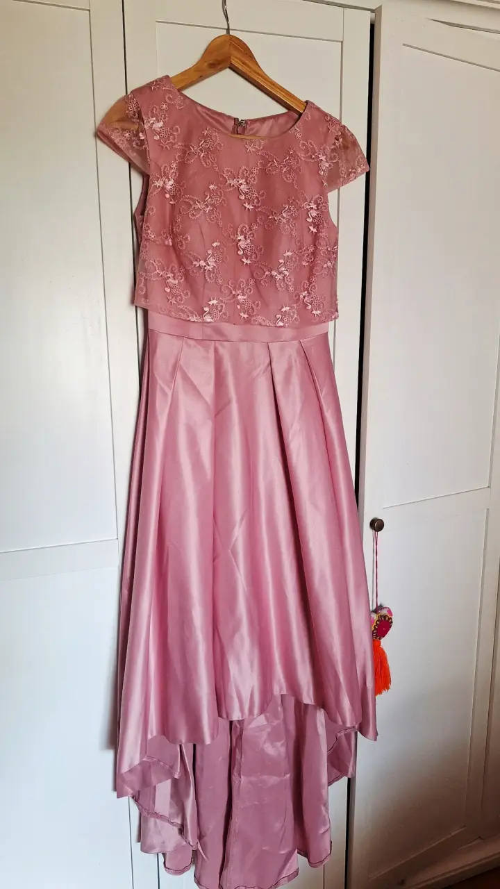 Vestido de fiesta rosa con encaje floral - 5