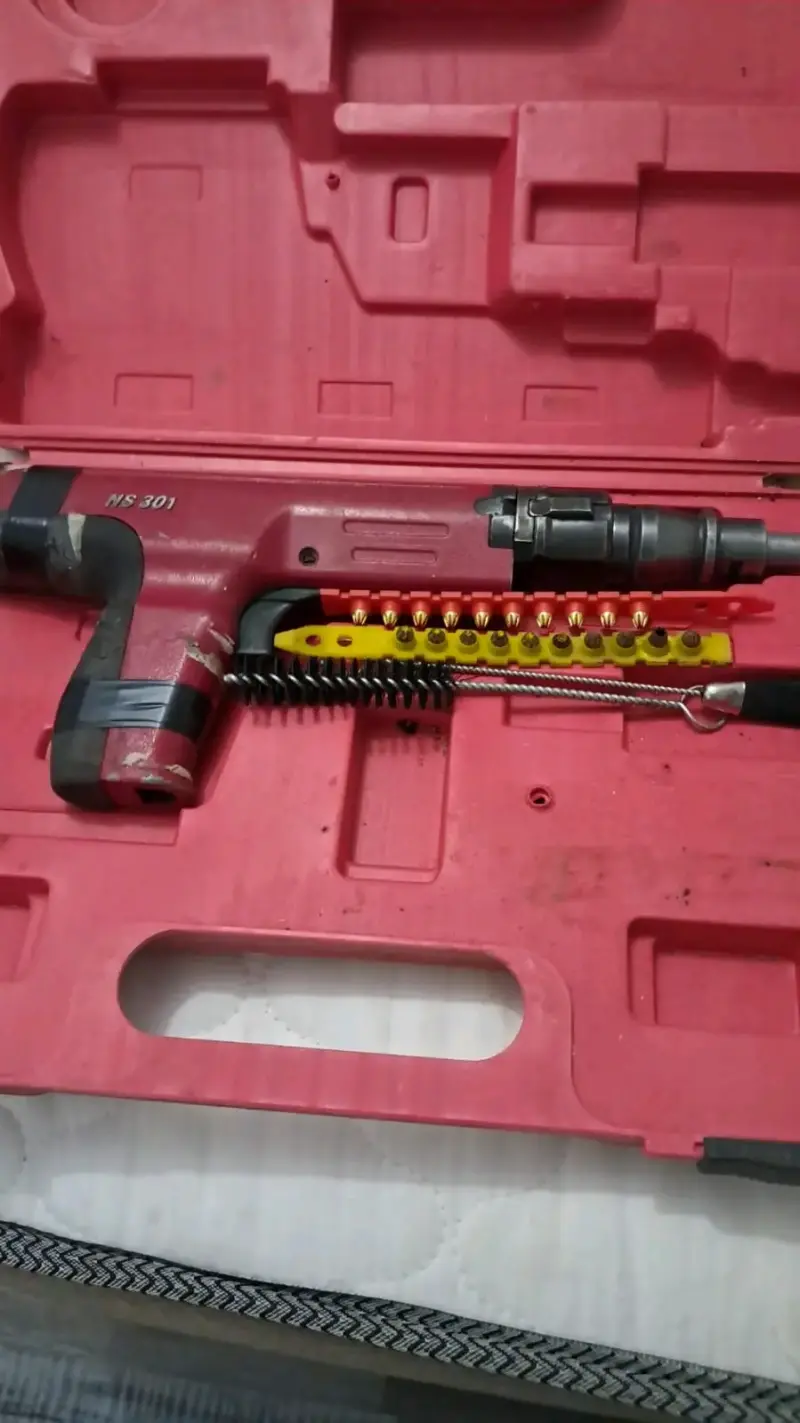 Pistola de fijación de clavos tipo Hilti - 2