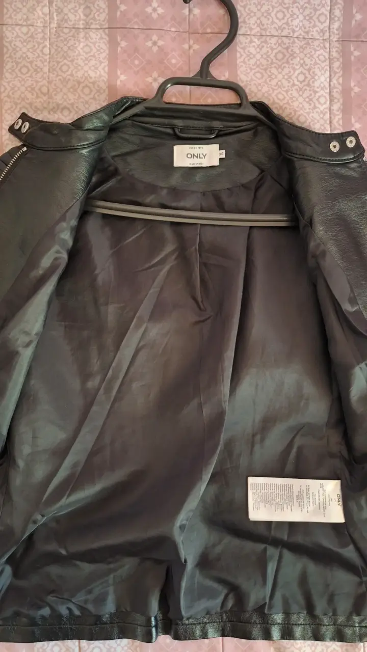 Chaqueta ecocuero negra para mujer Only - 5