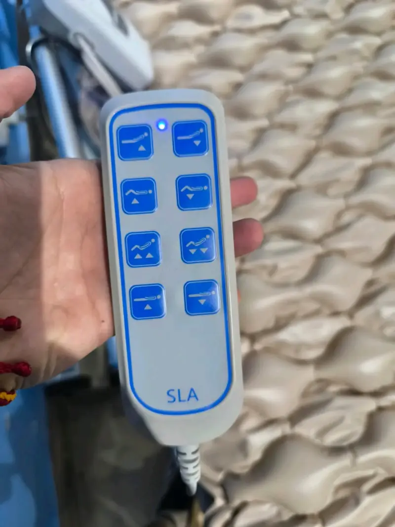 Cama clínica eléctrica con colchón antiescaras - 3