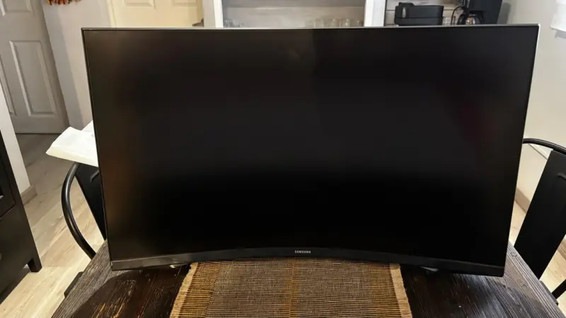 Monitor 32“ Samsung Odyssey G5 Curvo (2560 x 1440) - 3