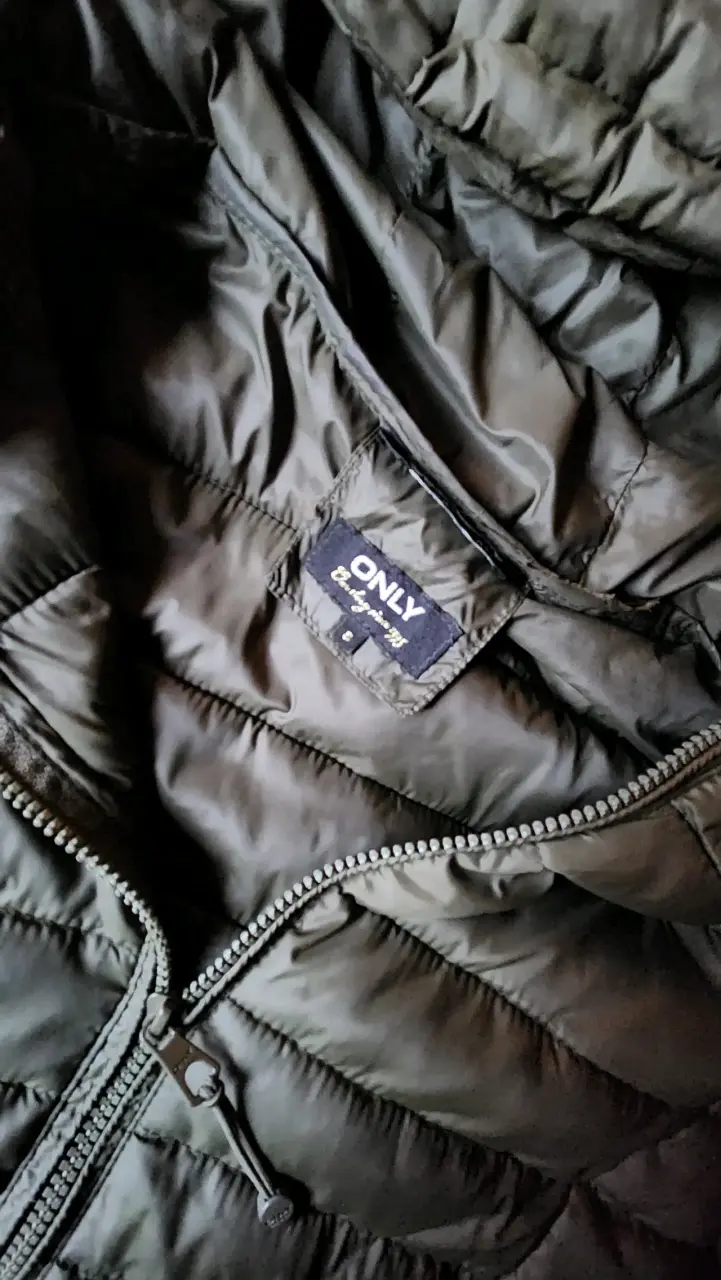Chaqueta acolchada verde con capucha Only - 3