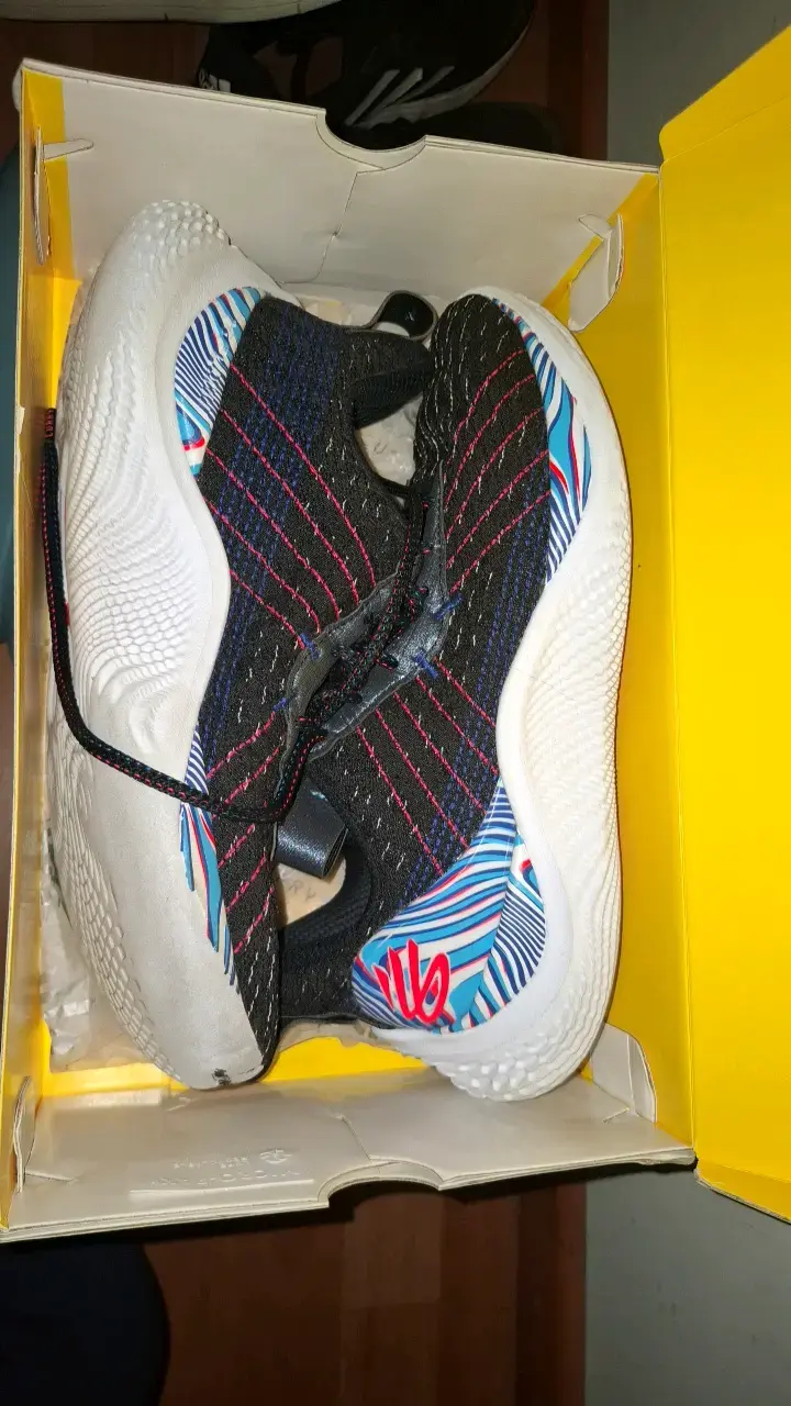 Curry 10 Magic - 1