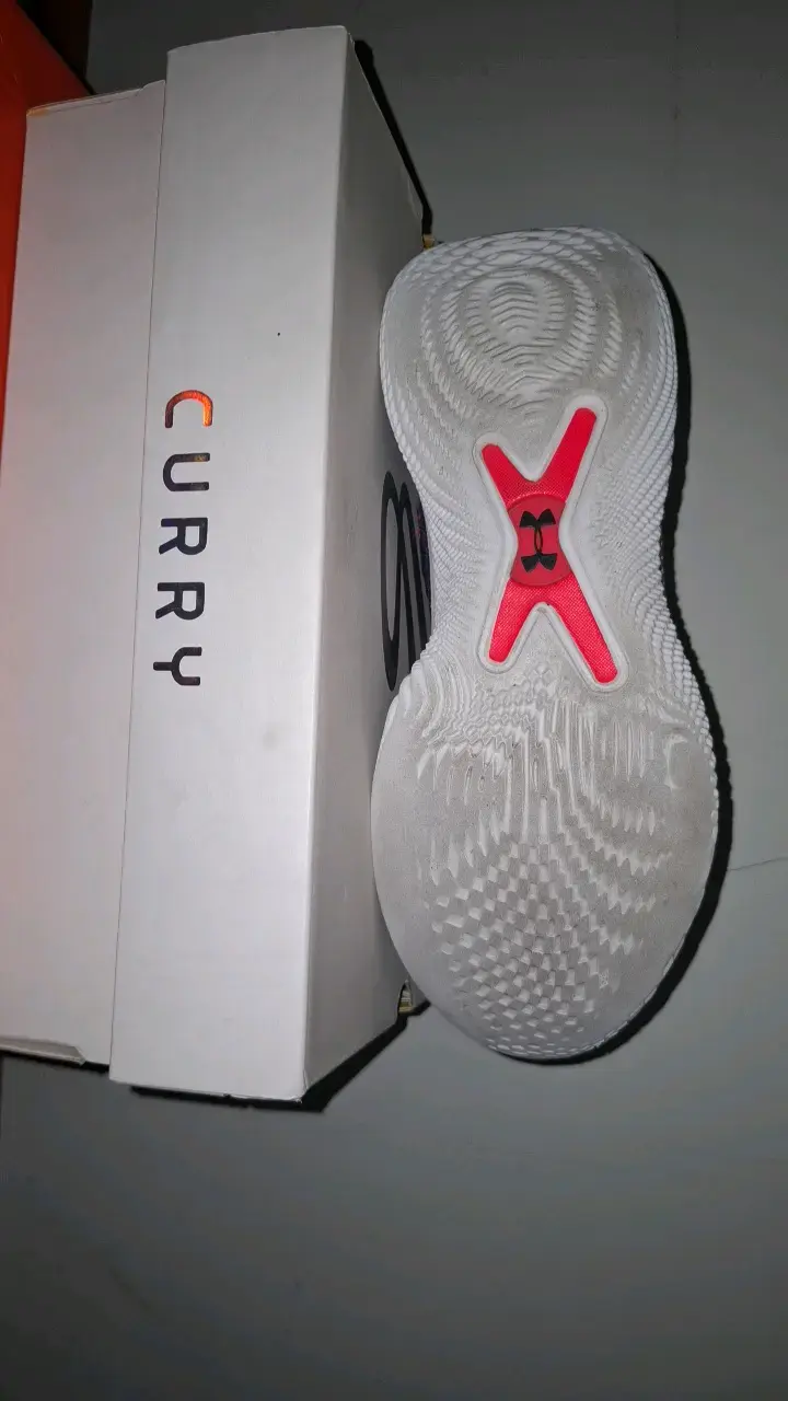 Curry 10 Magic - 3