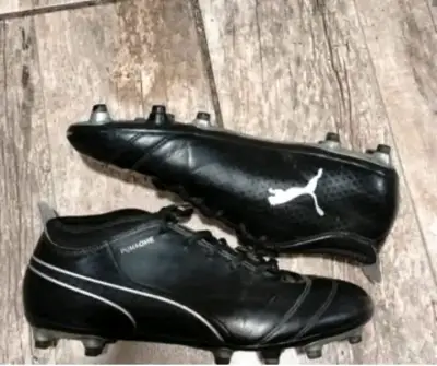 Zapatillas de fútbol Puma negras usadas - miniatura 1