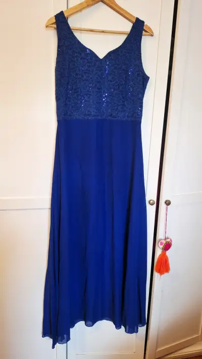 Vestido largo azul con encaje y lentejuelas - miniatura 1
