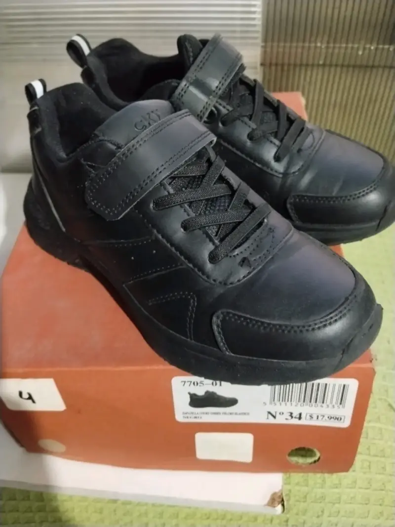 Zapatillas negras para niños CKY con velcro - 1