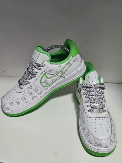 Zapatillas Air Force 1 Louis Vuitton. - miniatura 1