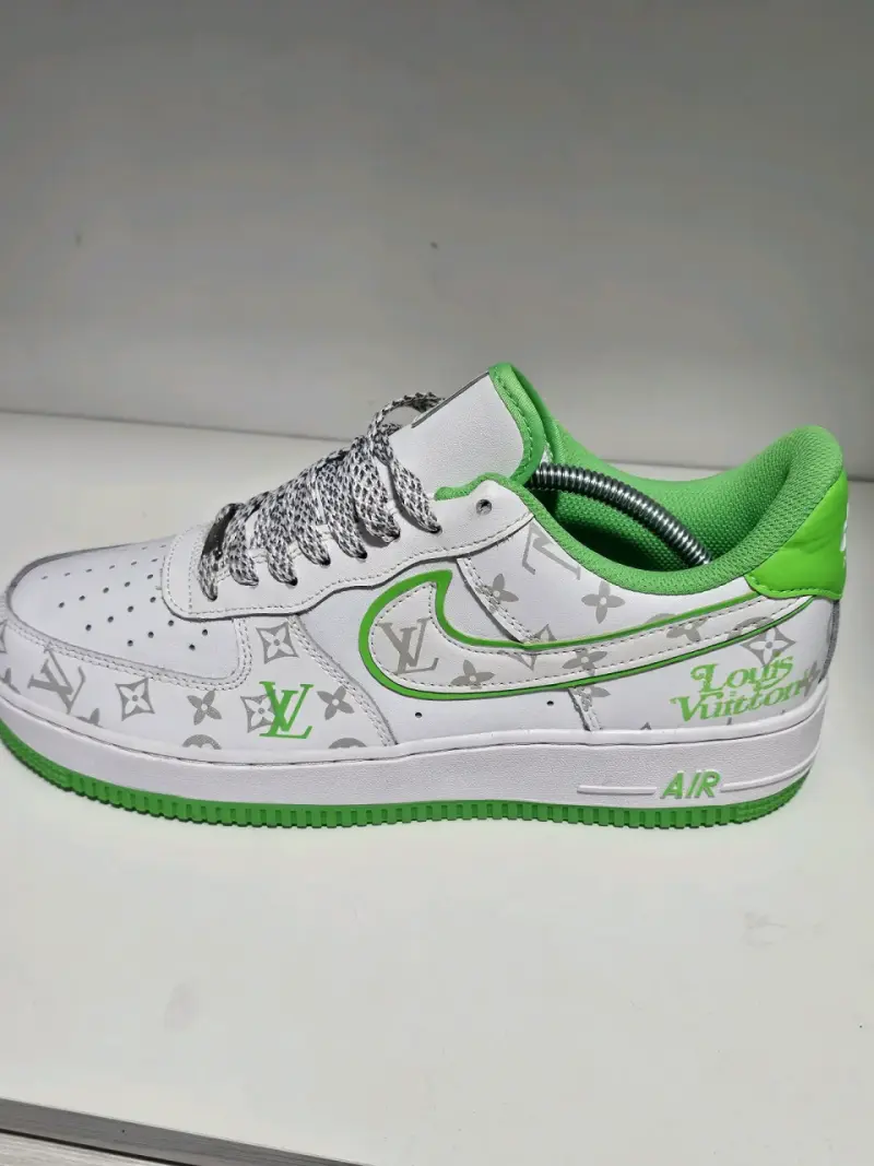 Zapatillas Air Force 1 Louis Vuitton. - 2