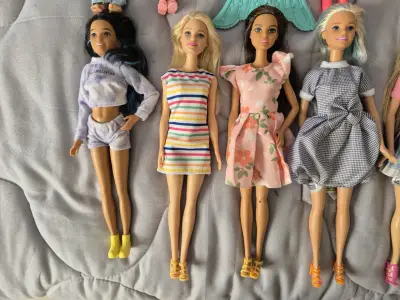 Lote de Barbies - miniatura 4