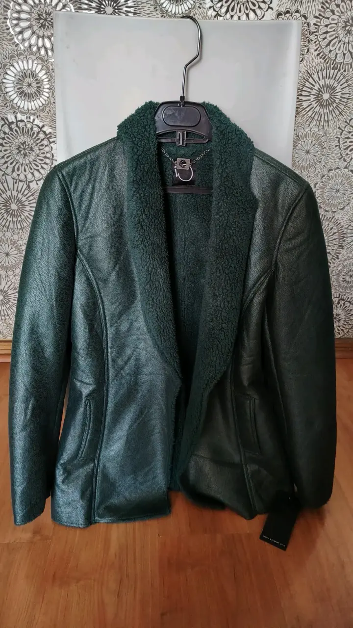 Chaqueta ecocuero blando verde con forro de lana - 1