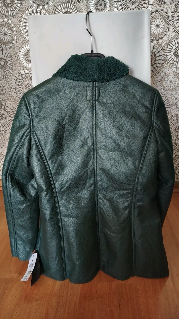 Chaqueta ecocuero blando verde con forro de lana - 2
