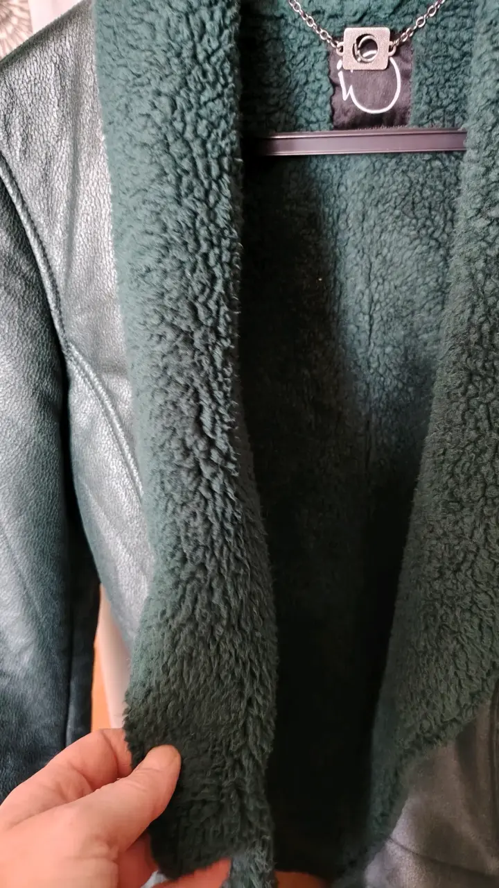 Chaqueta ecocuero blando verde con forro de lana - 3