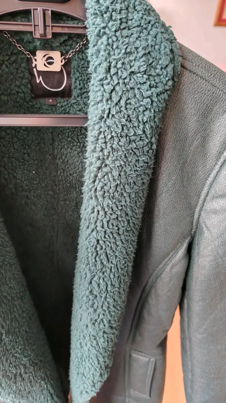 Chaqueta ecocuero blando verde con forro de lana - 4