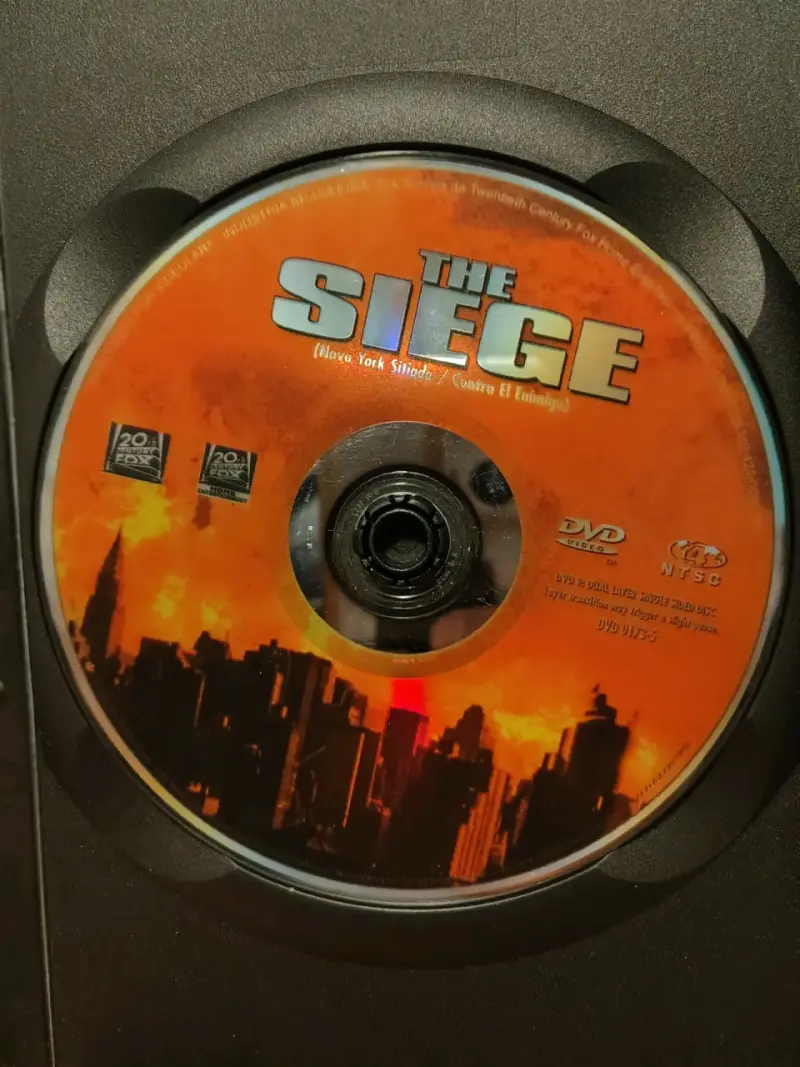 DVD Contra el Enemigo con Denzel Washington - 2