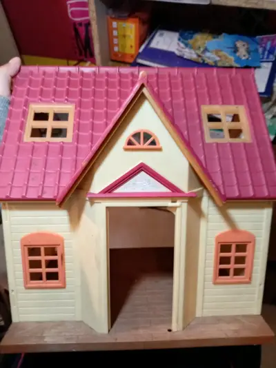 Casa de muñecas de sylvanian - miniatura 1