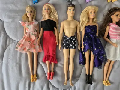 Lote de 10 muñeca Barbies - miniatura 4