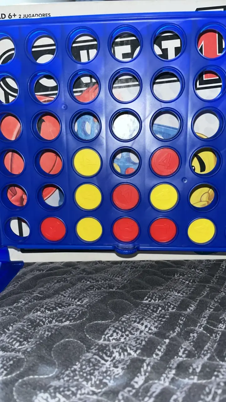 Juego de mesa Connect 4 de Hasbro - 3