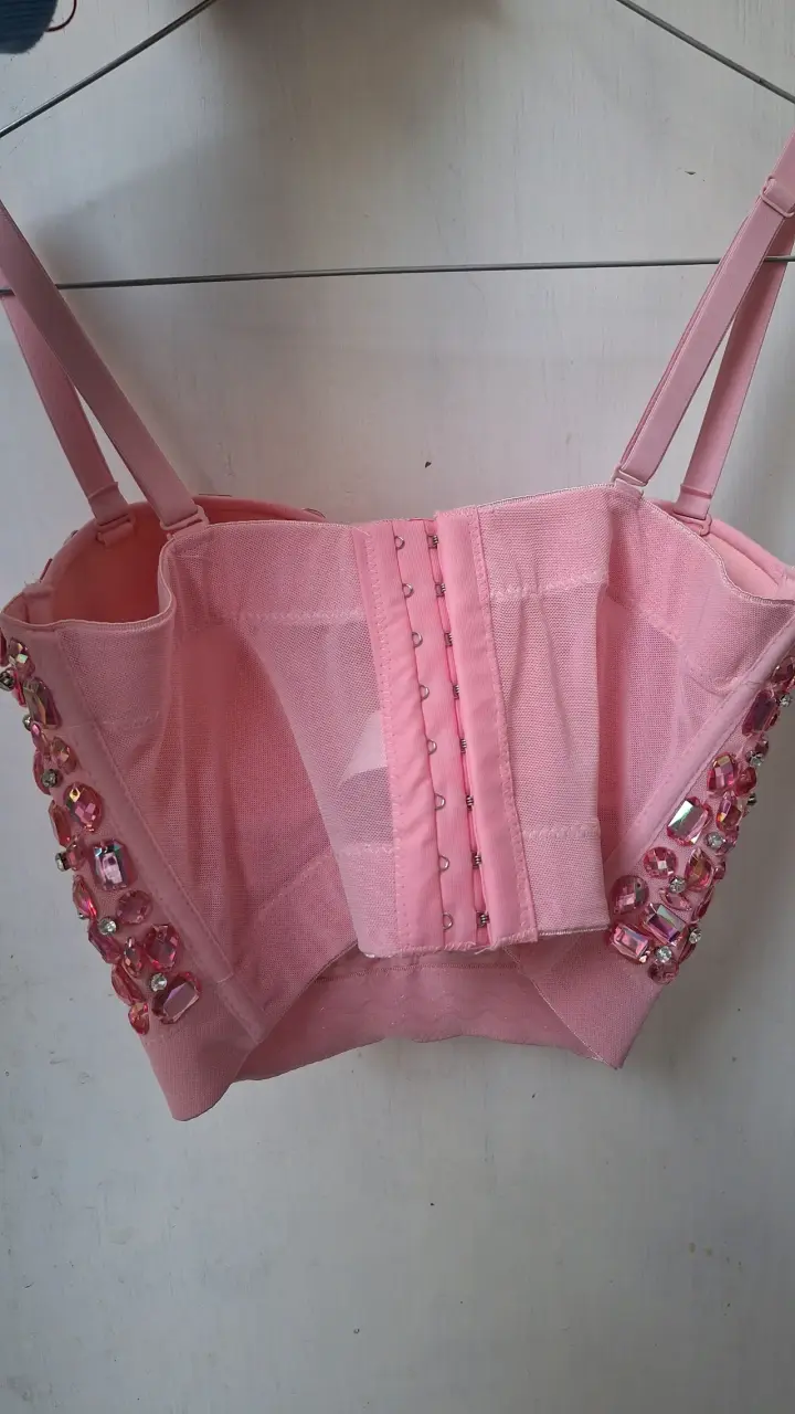 Top corset rosa con pedrería brillante - 4