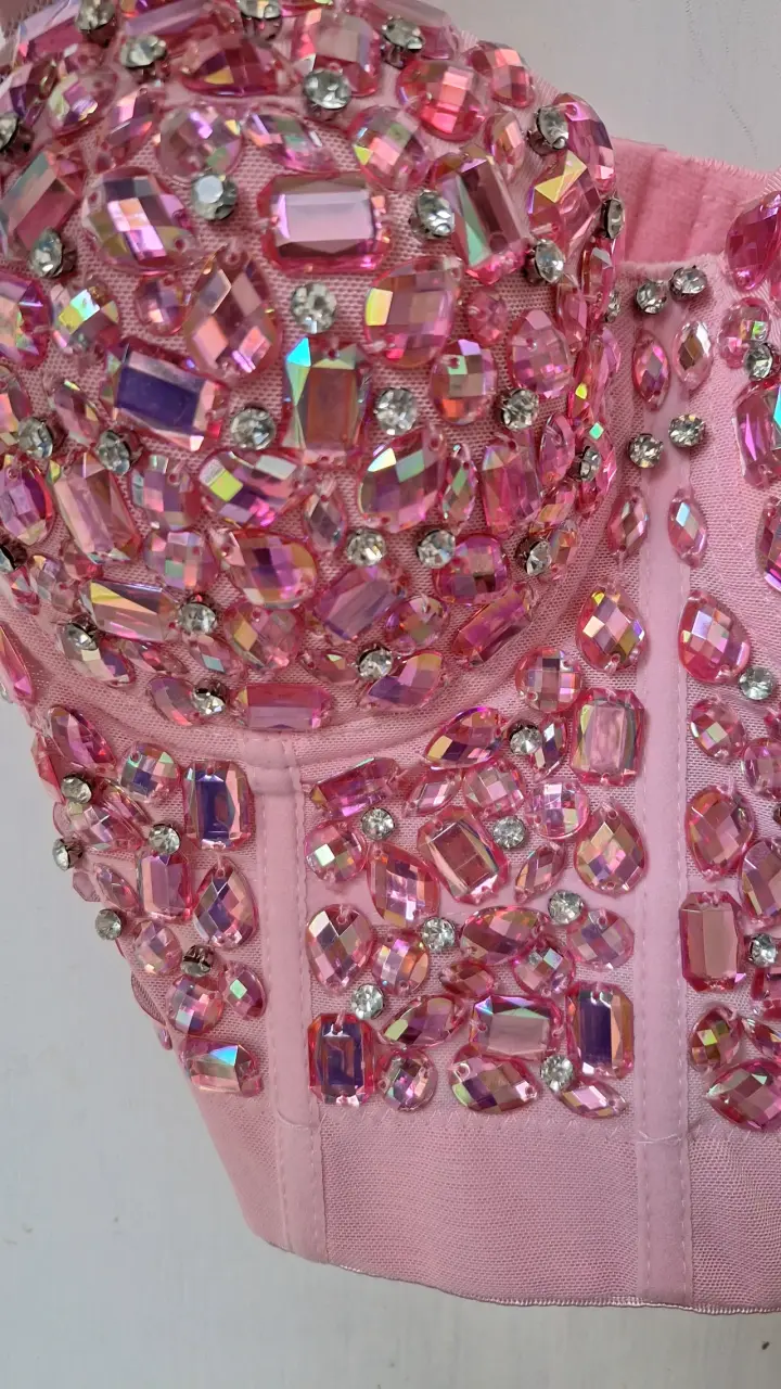 Top corset rosa con pedrería brillante - 5