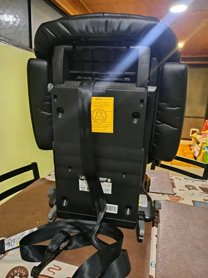 Silla de Auto Infanti Negra con Sistema Isofix - 3
