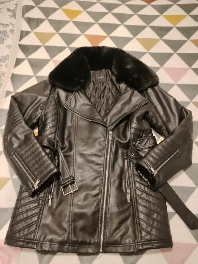 Chaqueta de  negra con cuello de piel  desmontable - miniatura 1