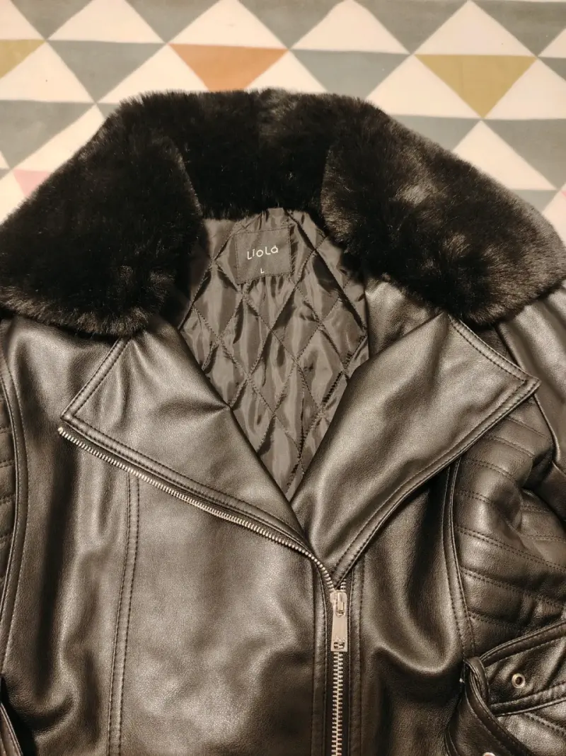 Chaqueta de  negra con cuello de piel  desmontable - 2