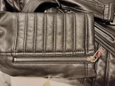 Chaqueta de  negra con cuello de piel  desmontable - miniatura 3