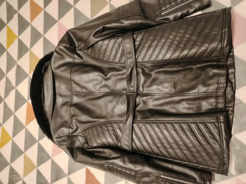Chaqueta de  negra con cuello de piel  desmontable - 5